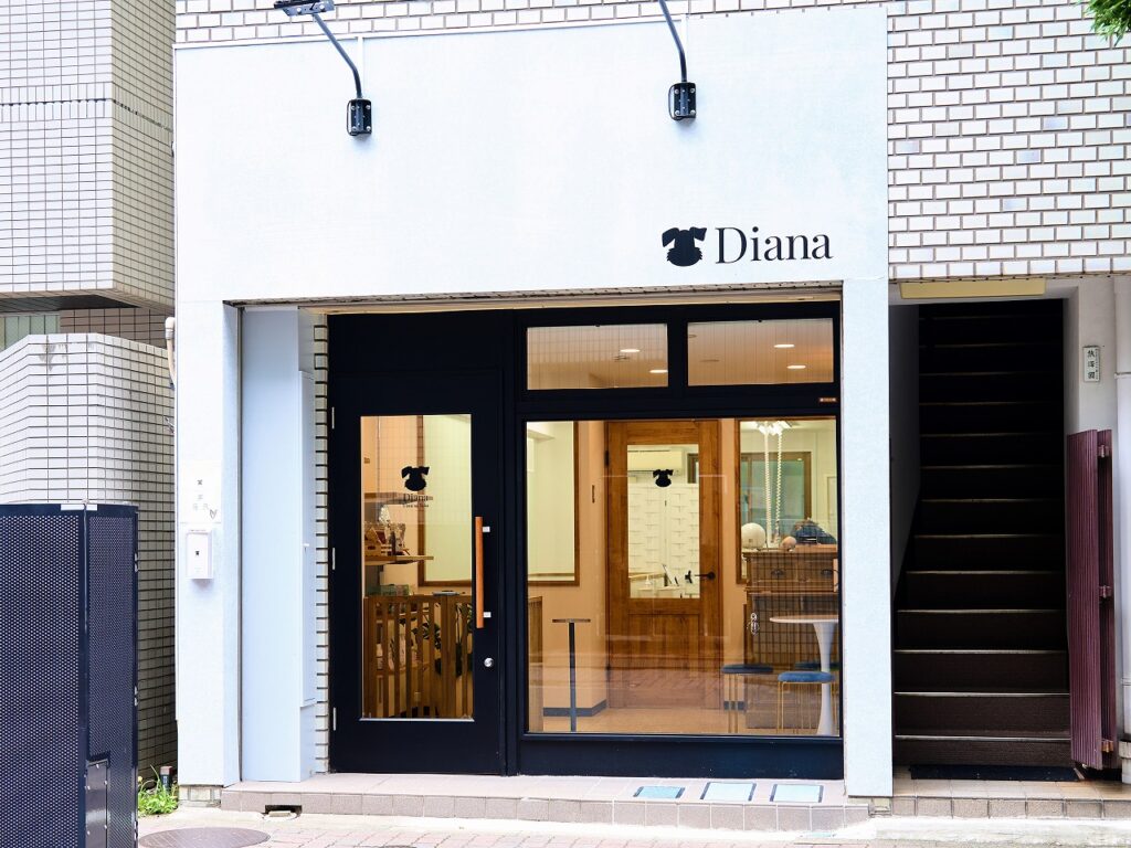 サロン案内の外観